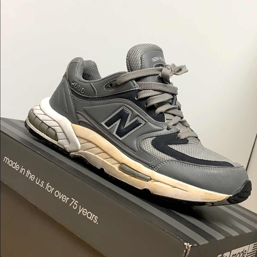 New Balance 2000